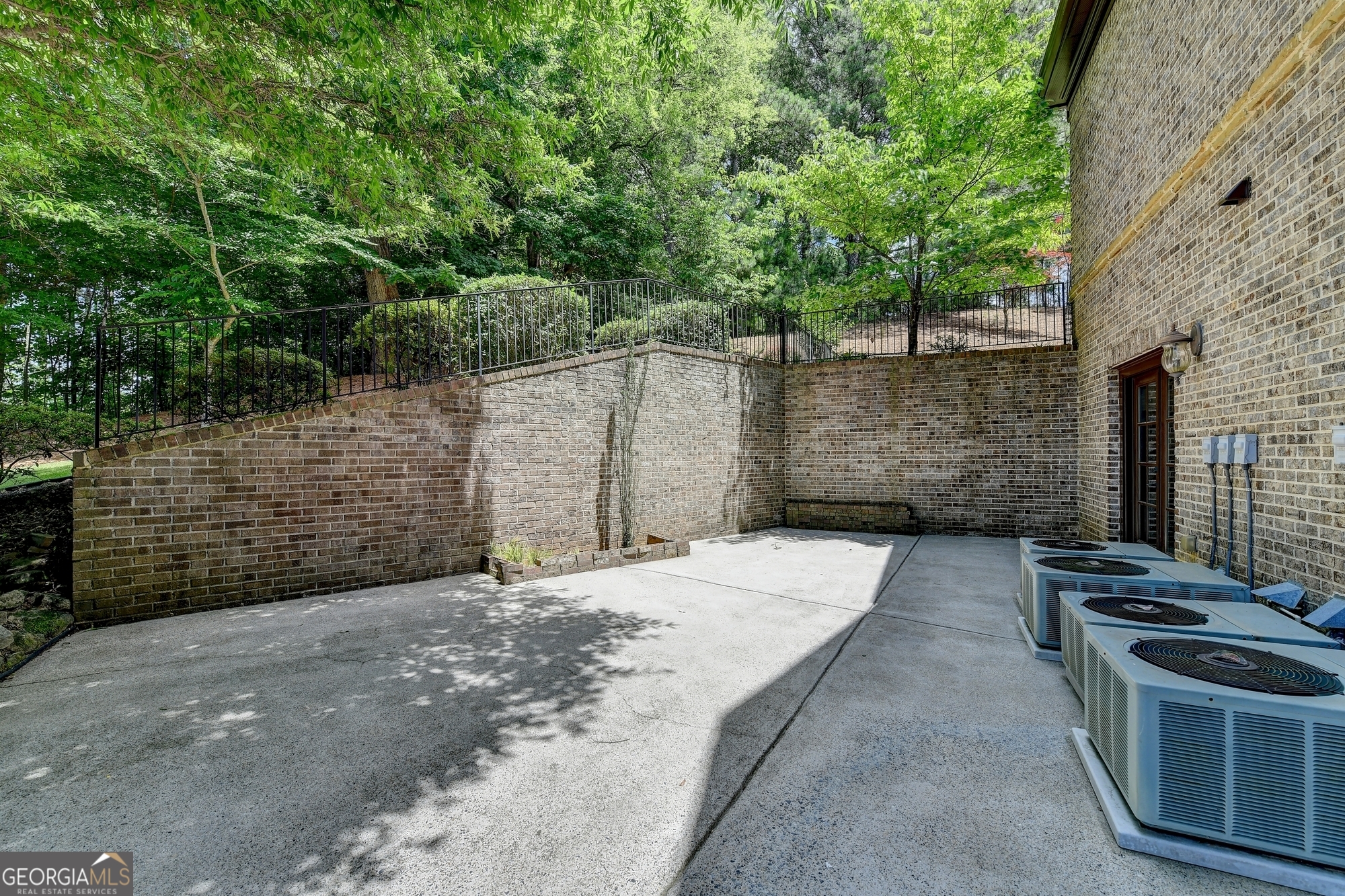 ST MARLO COUNTRY CLUBB - Residential
