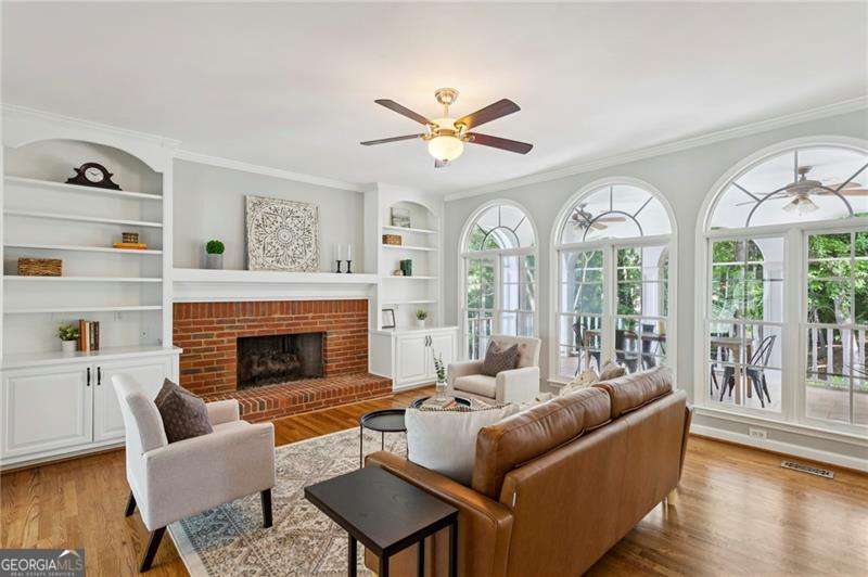 1181 Parkland RUN SE