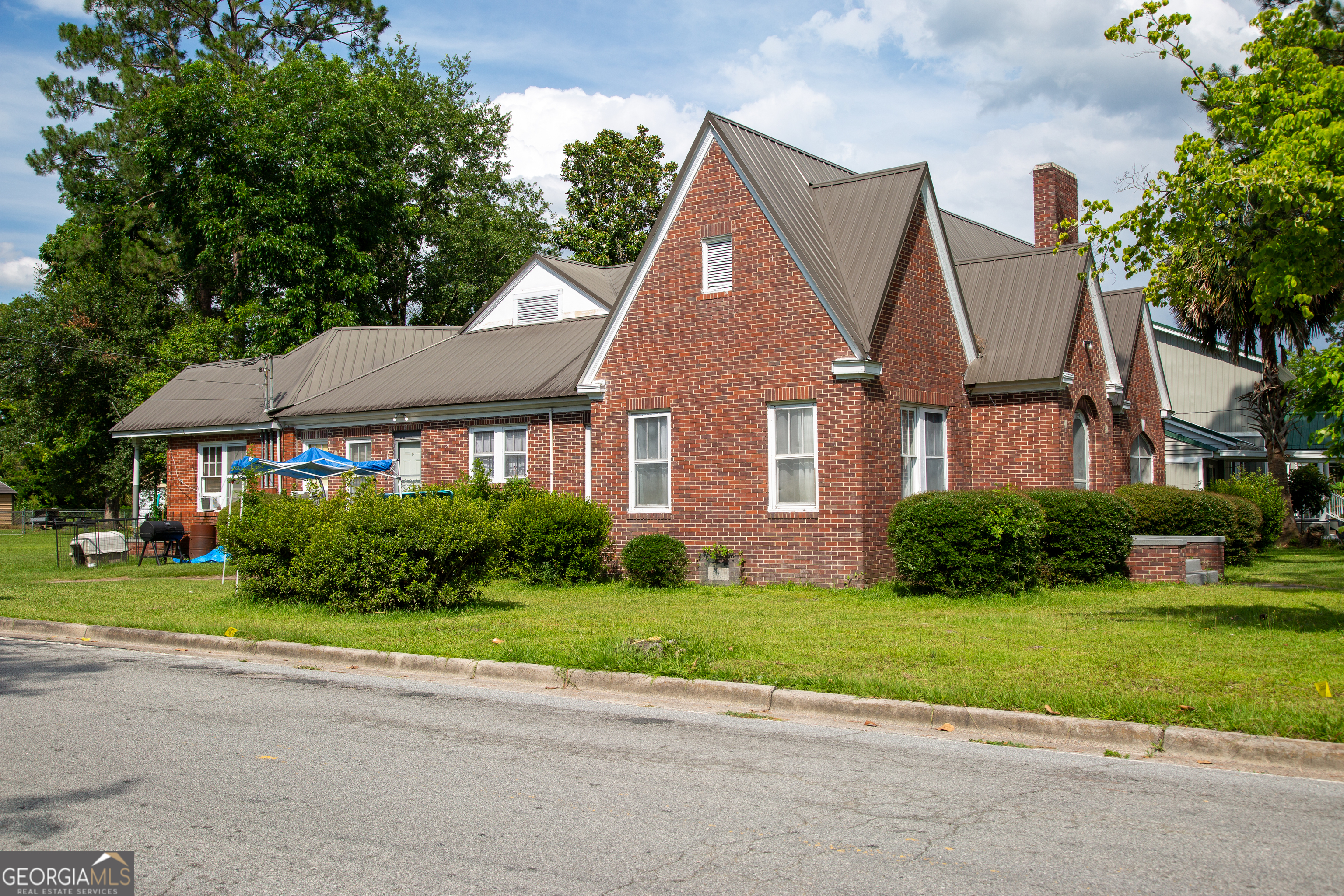 199 Anthony/Oak STS