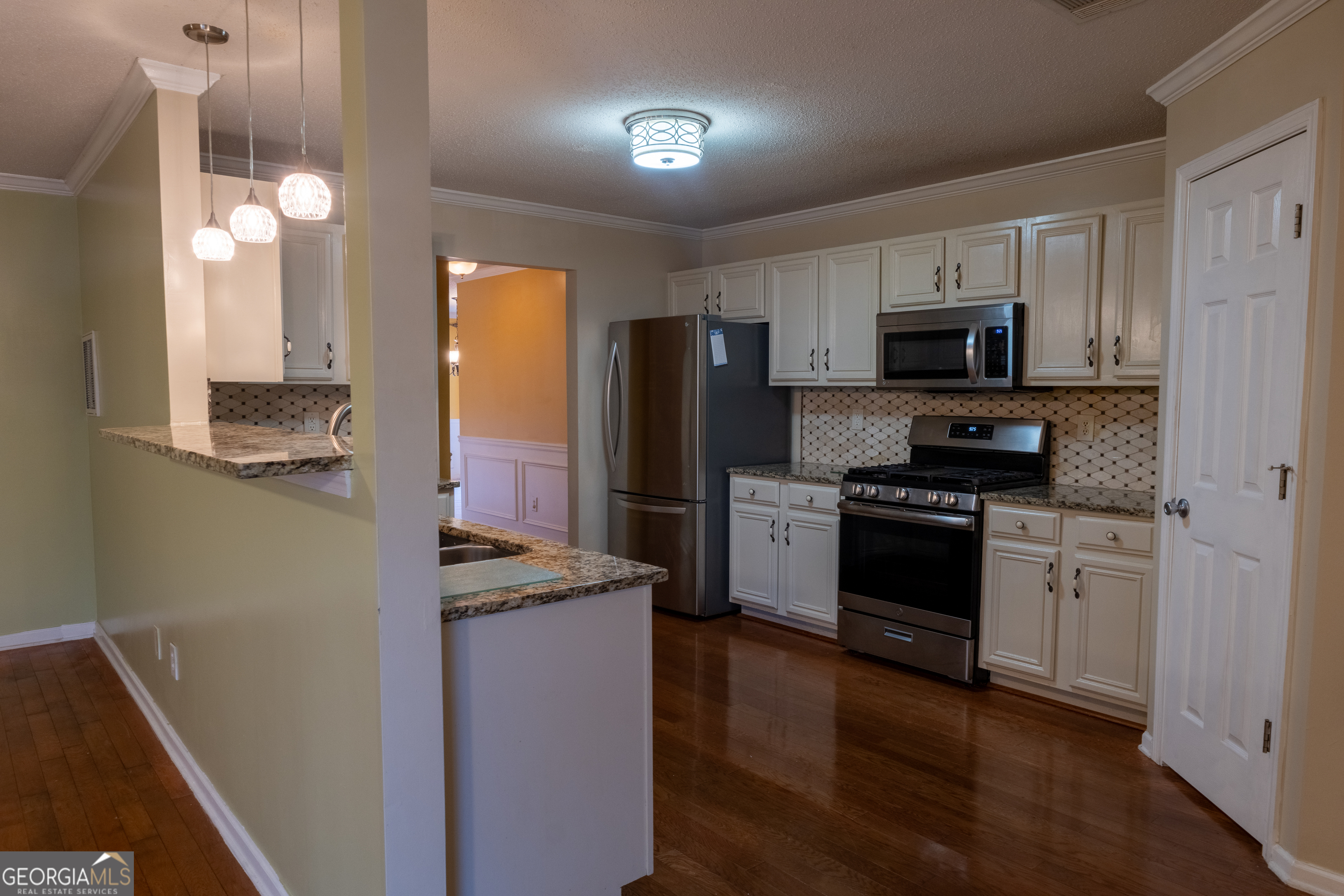 3689 Fremont DR