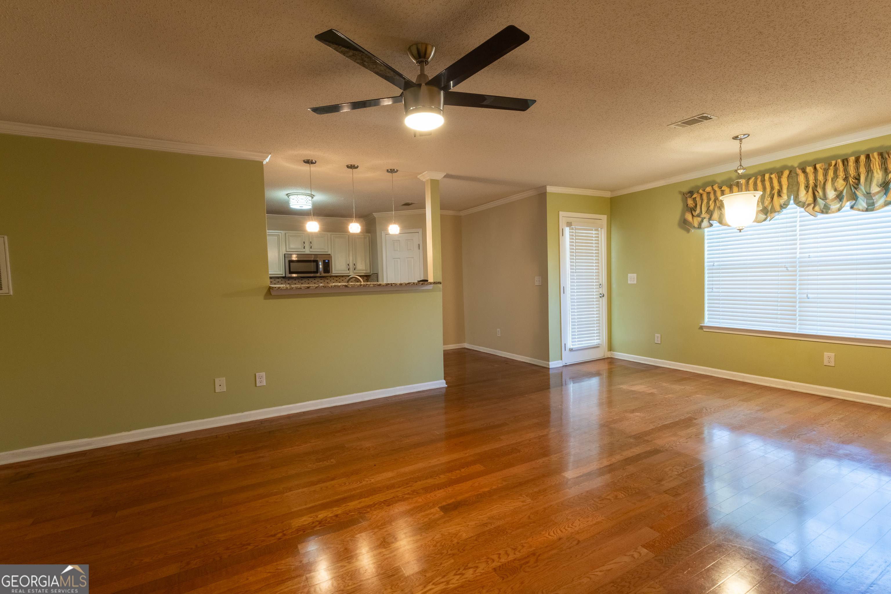 3689 Fremont DR