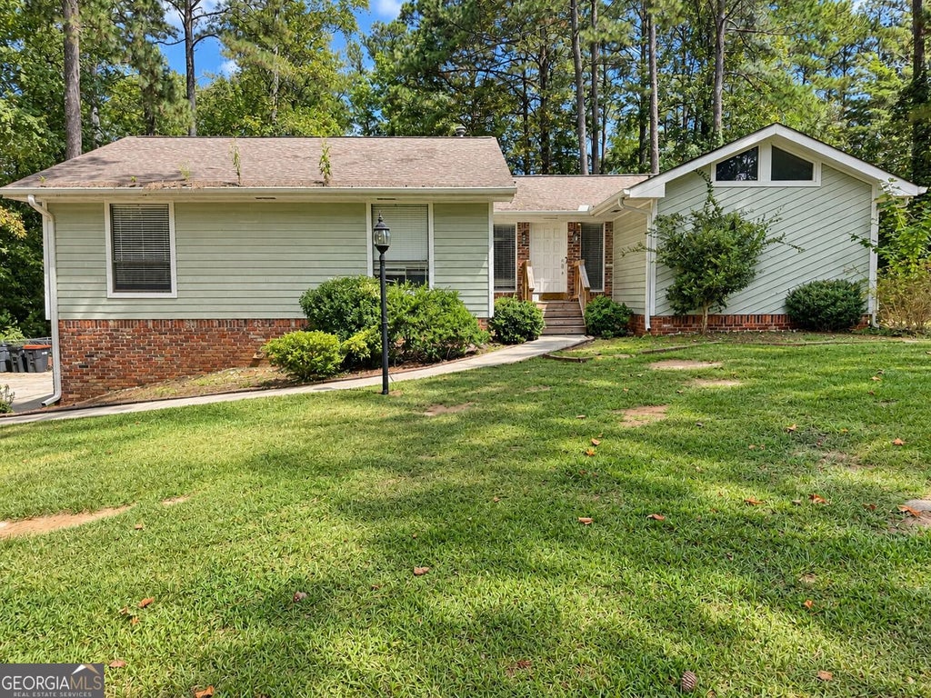 Photo of 430 Banks Road, Fayetteville, GA 30214 (MLS # 10844743)