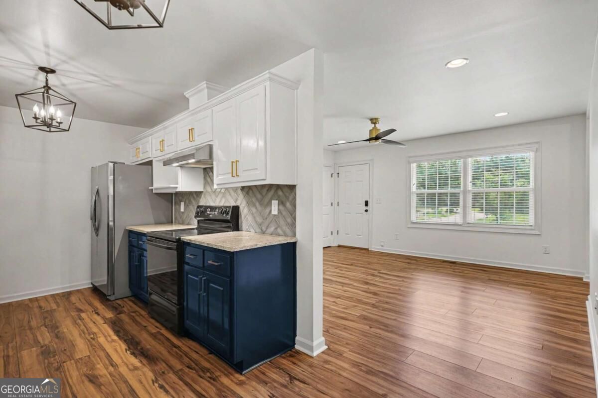 312 W Downing CT