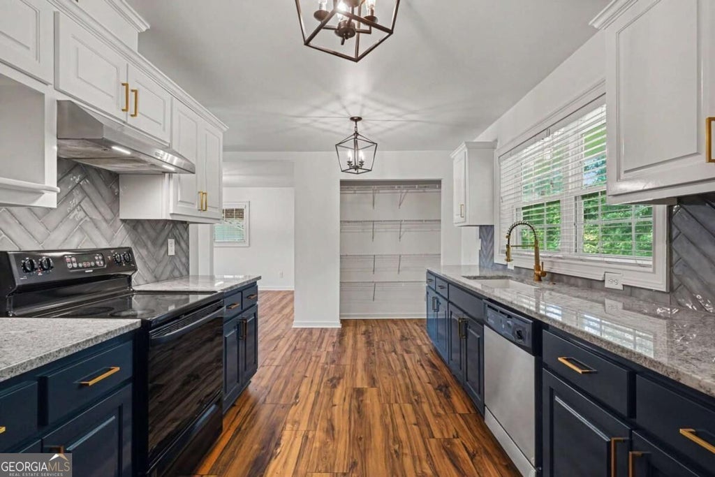 Photo of 312 W Downing Court, Jonesboro, GA 30238 (MLS # 10837906)