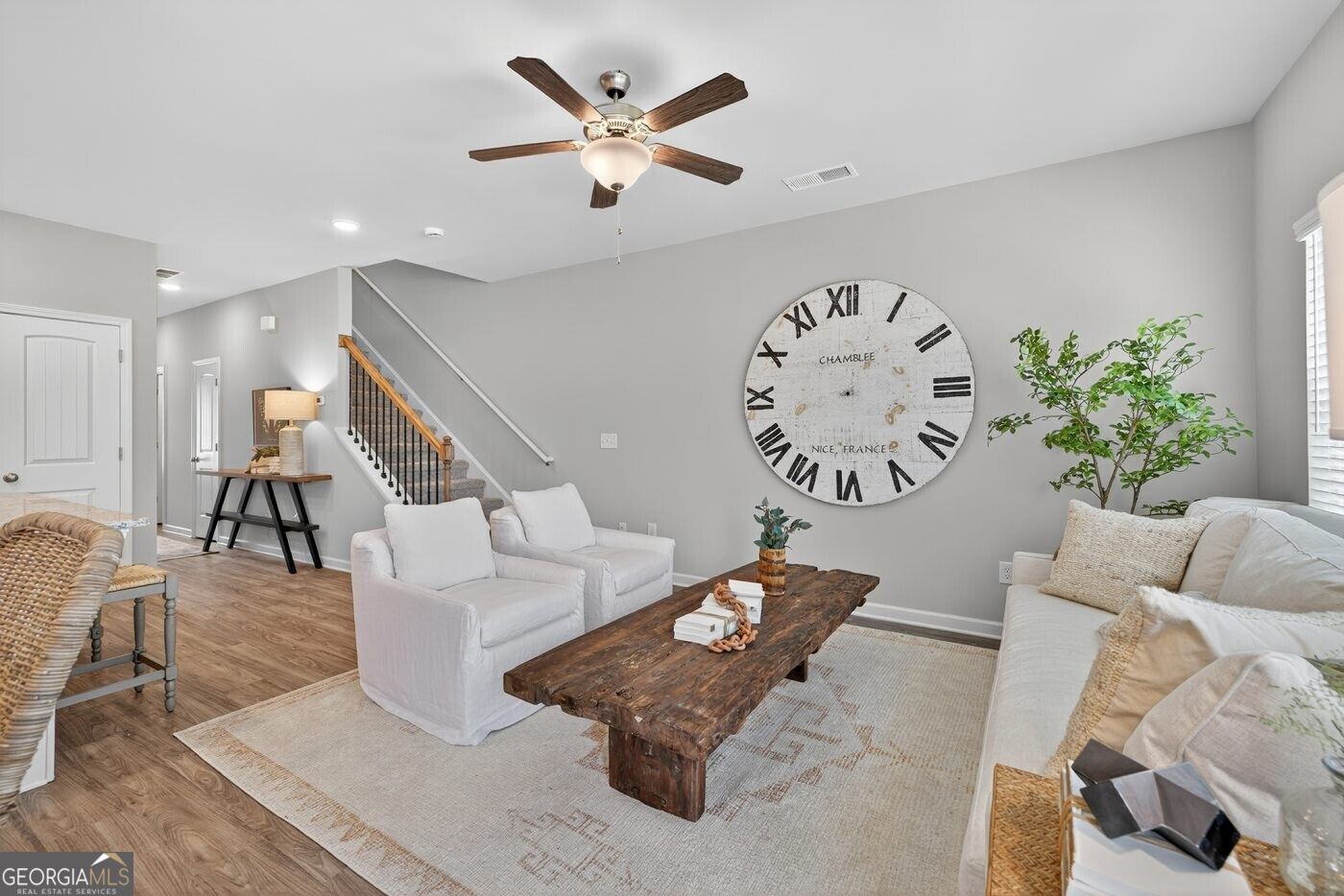 2872 Lillian LN