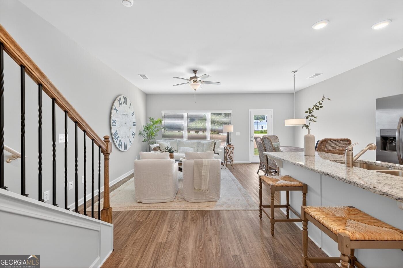 2872 Lillian LN