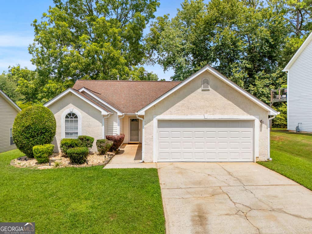 Photo of 1909 Portwest Way, Hampton, GA 30228 (MLS # 10829052)