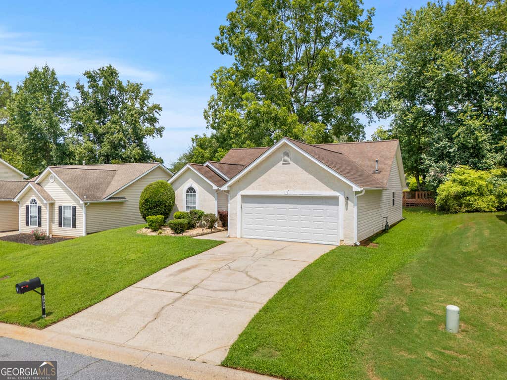 Photo of 1909 Portwest Way, Hampton, GA 30228 (MLS # 10829052)