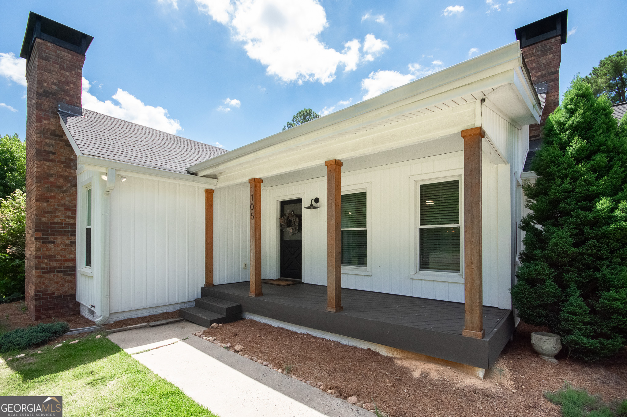 105 Rollingbrook TRL