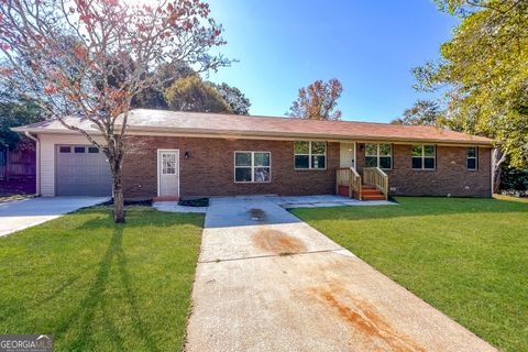 Photo of 1677 Pheasant Drive, Jonesboro, GA 30238 (MLS # 10650199)
