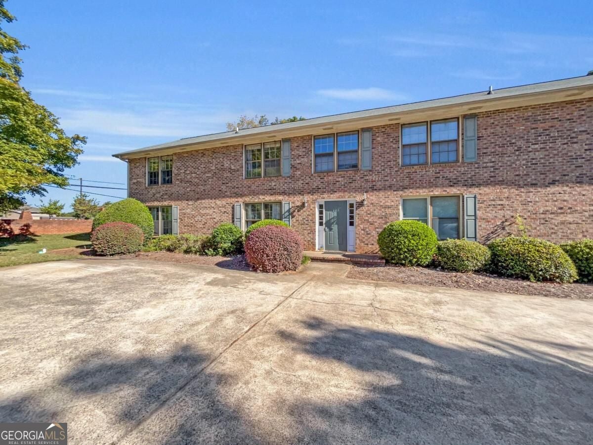 103 Barrington DR 3
