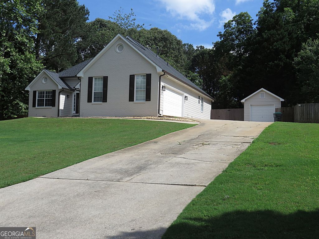 Photo of 300 Rampart Street, McDonough, GA 30253 (MLS # 10771226)