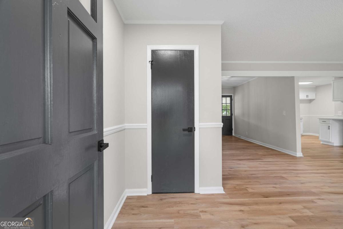 32 Woodcliffe DR NE