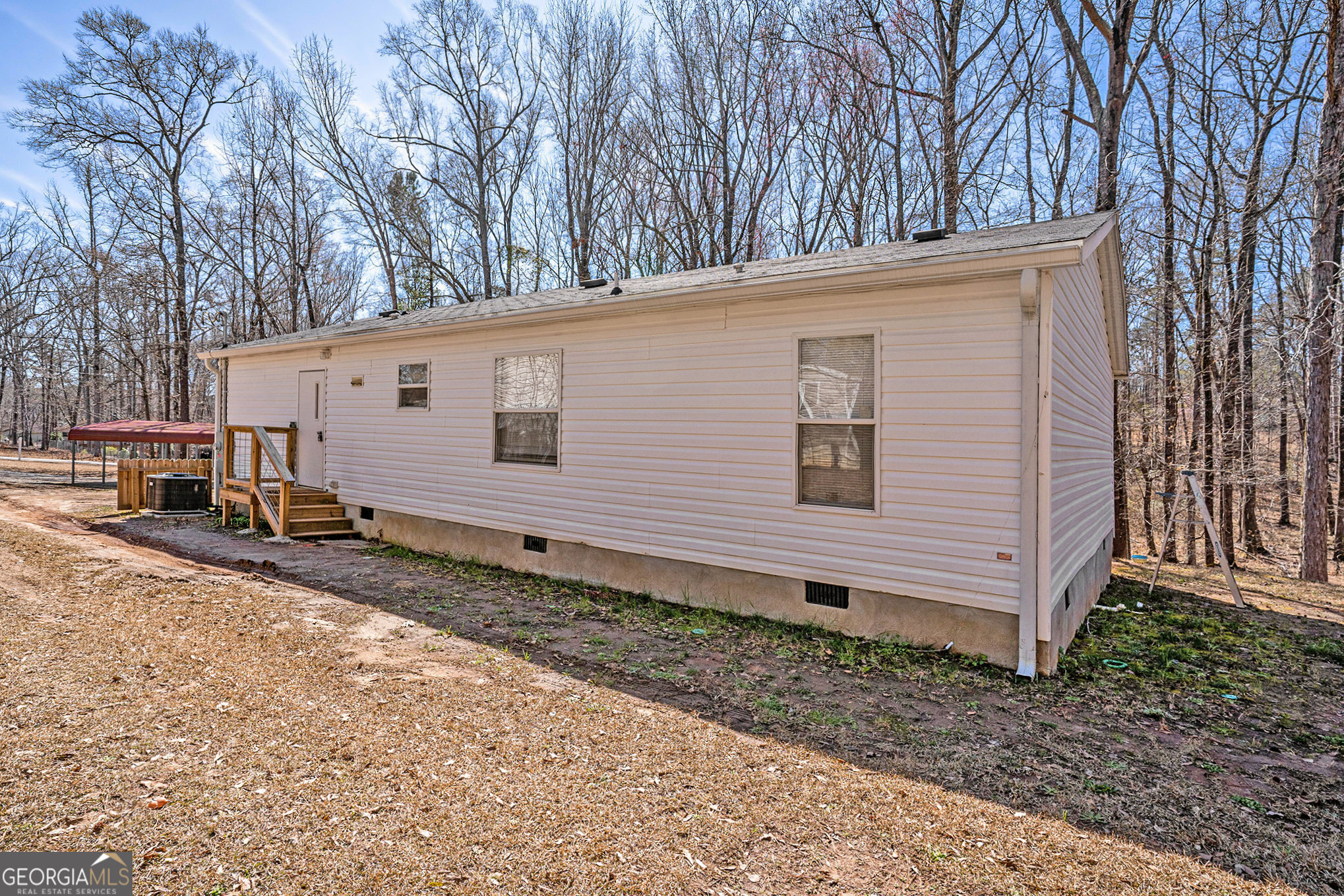 Discover the perfect retreat at 172 Bear Creek Rd, Eatonton, GA! This beautiful property offers a peaceful setting surrounded by nature, ideal for those looking to escape the hustle and bustle of city life while enjoying privacy and ample outdoor space. Create your personal paradise, whether for relaxation or outdoor activities. Enjoy being close to the water and embrace the serenity of this unique location. Make it yours today and start a new chapter of comfort and peace!