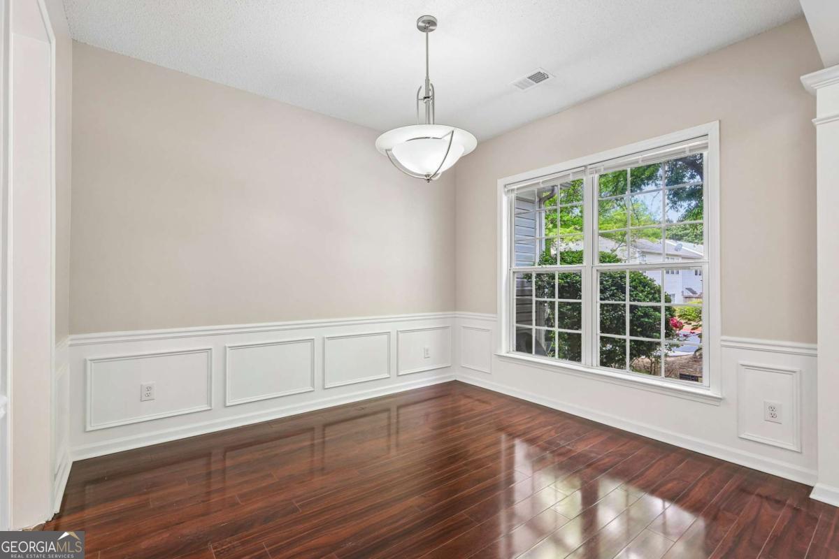 2779 Ashleigh LN