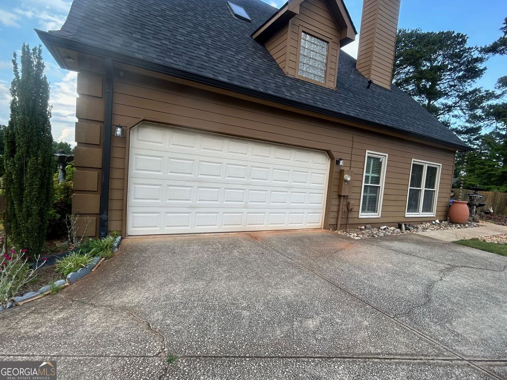 Photo of 3233 Wyndham Park Lane, Decatur, GA 30034 (MLS # 10771108)