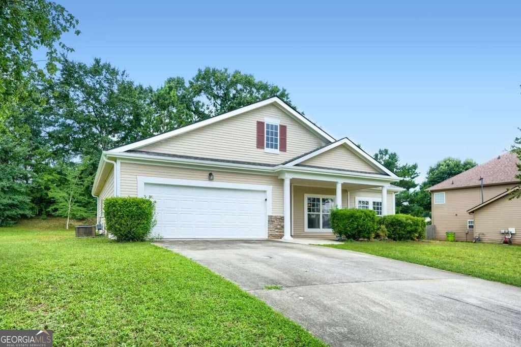 Photo of 421 BEDFORD Crossing, Mcdonough, GA 30253 (MLS # 10872146)