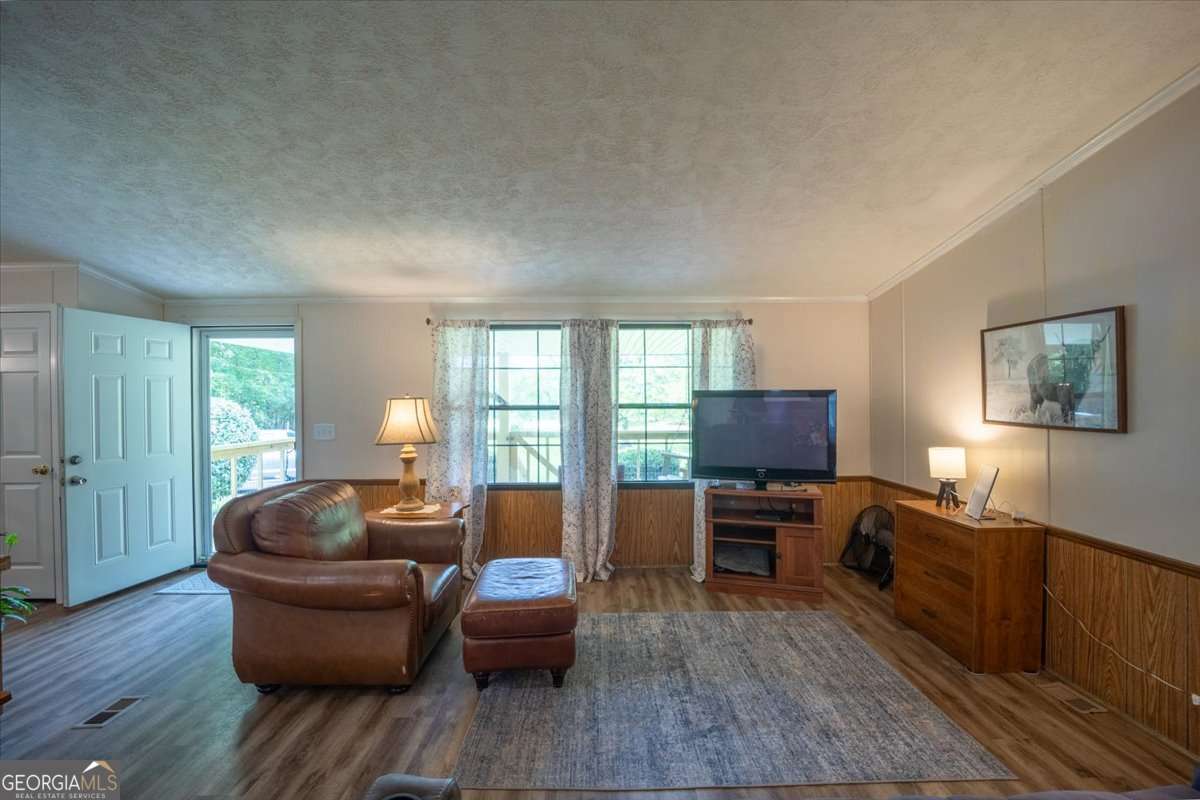 1205 Humphries RD NW