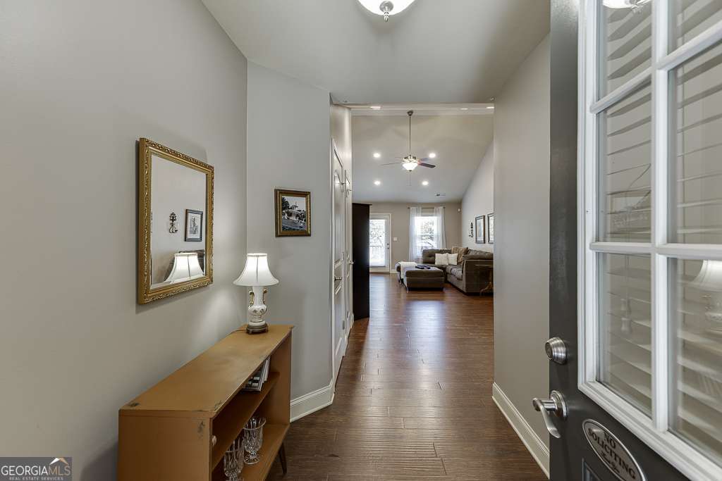 5652 Leaf Ridge LN NE