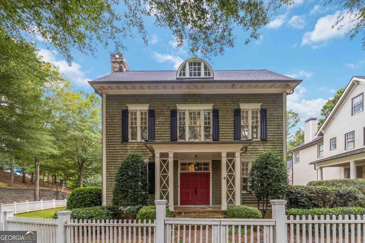 1421 Hedgewood LN NW