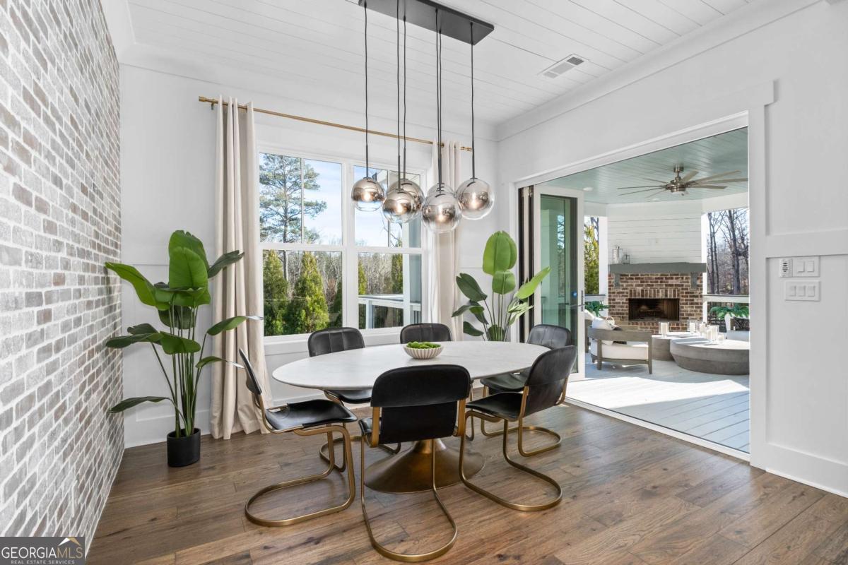 15775 Bon Endriot DR