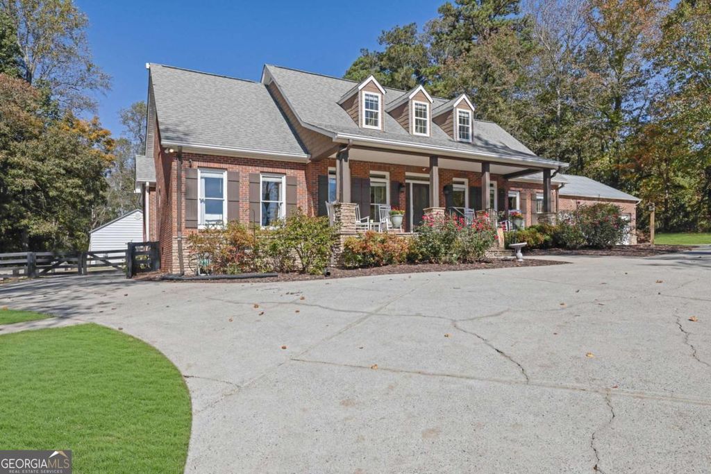 Photo of 2325 Mountain Road, Alpharetta, GA 30004 (MLS # 10769404)
