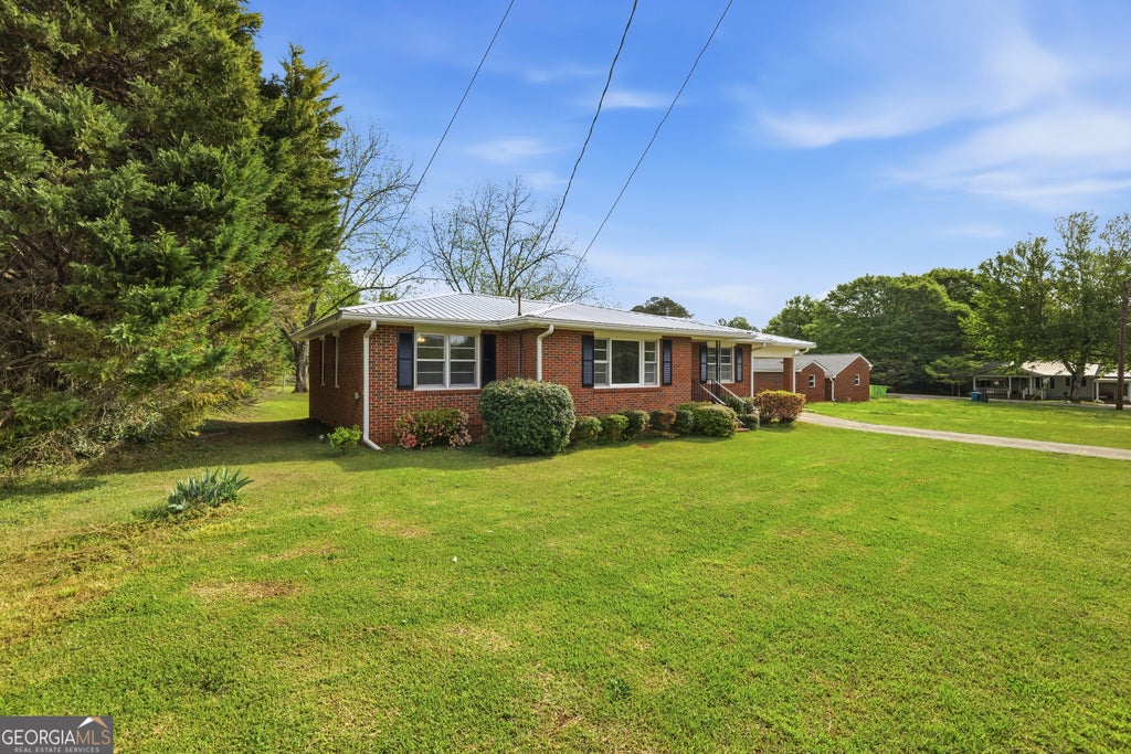 Photo of 93 Carlton Avenue, Union Point, GA 30669 (MLS # 10870718)