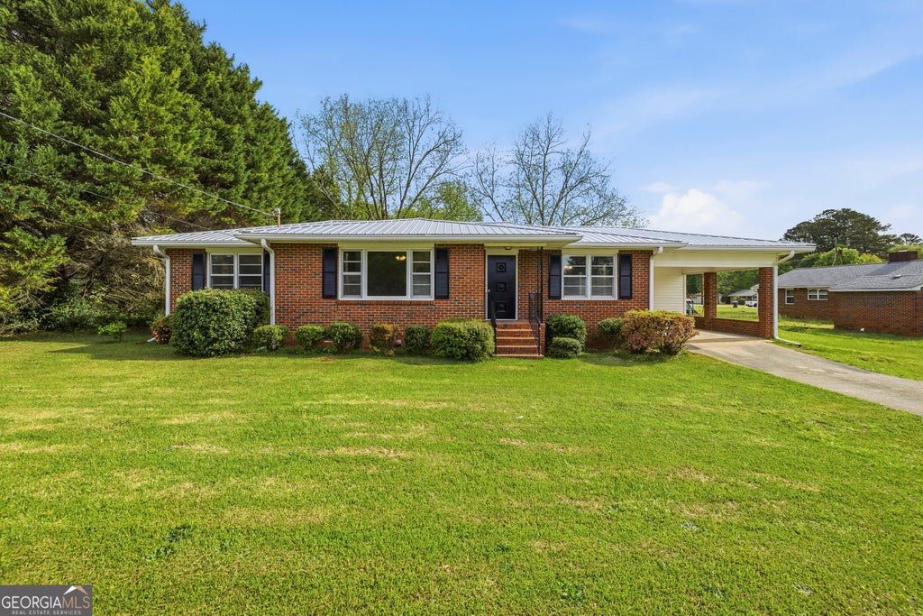 Photo of 93 Carlton Avenue, Union Point, GA 30669 (MLS # 10870718)