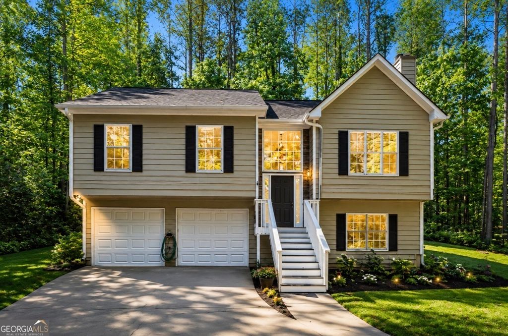 Photo of 181 N Springs Drive, Acworth, GA 30101 (MLS # 10762372)
