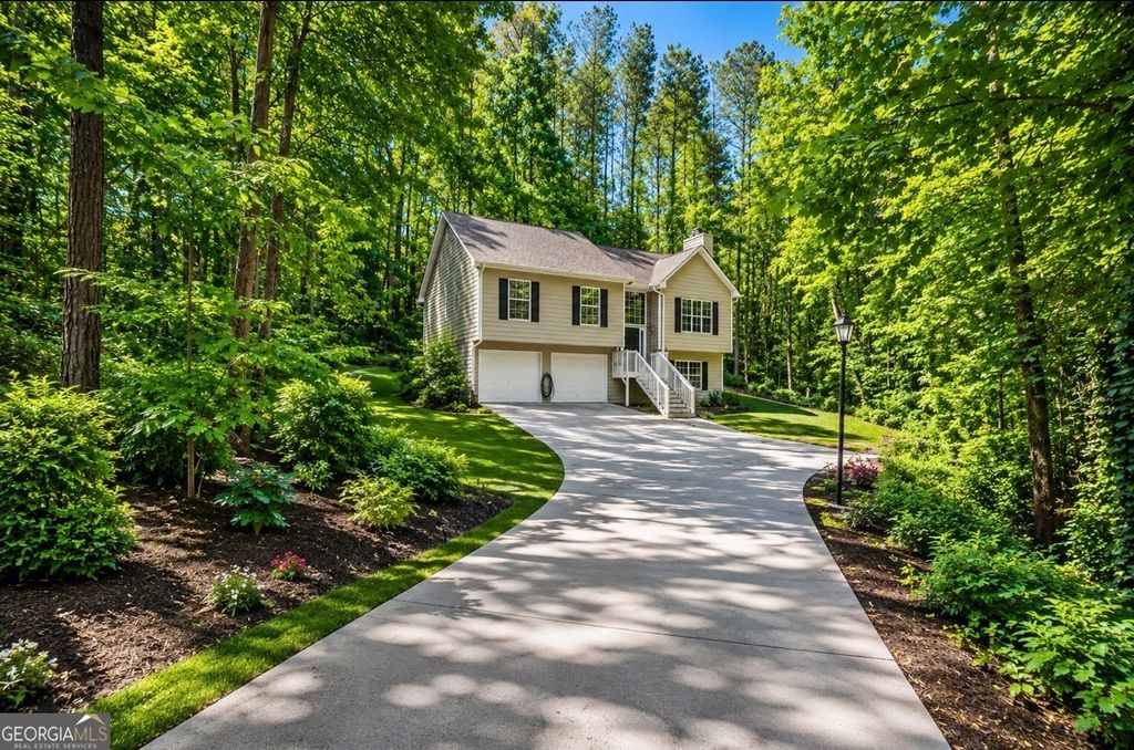 Photo of 181 N Springs Drive, Acworth, GA 30101 (MLS # 10762372)