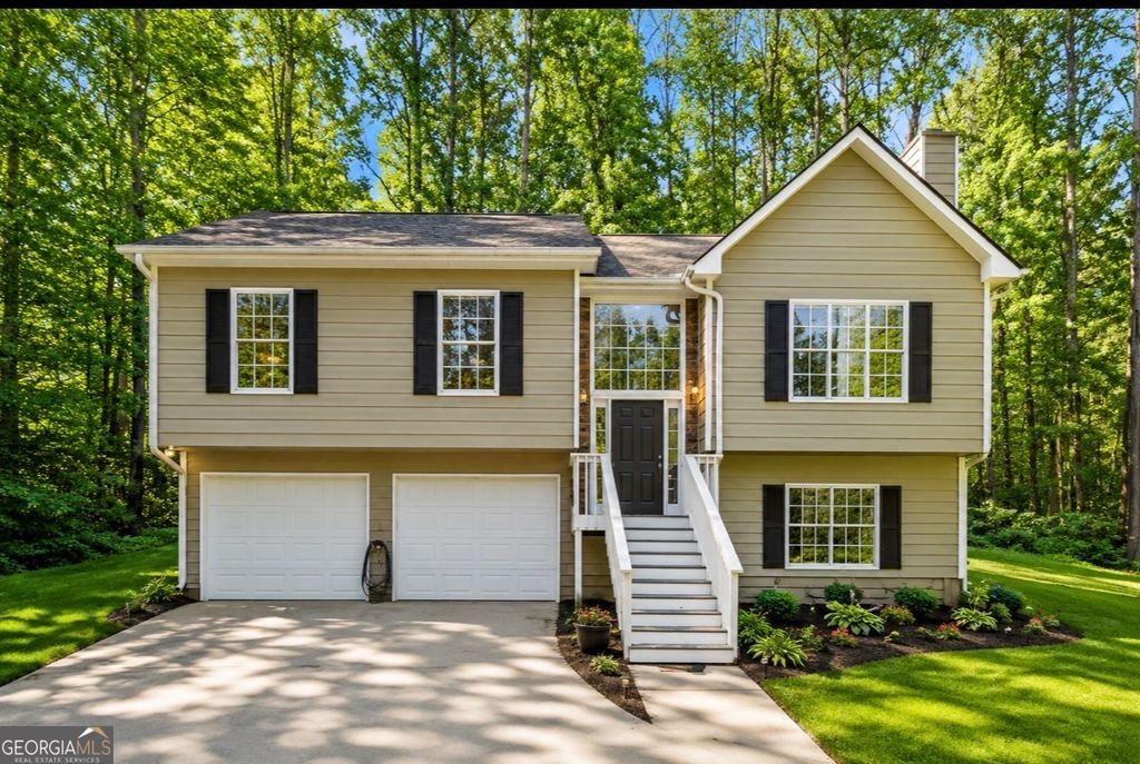 Photo of 181 N Springs Drive, Acworth, GA 30101 (MLS # 10762372)