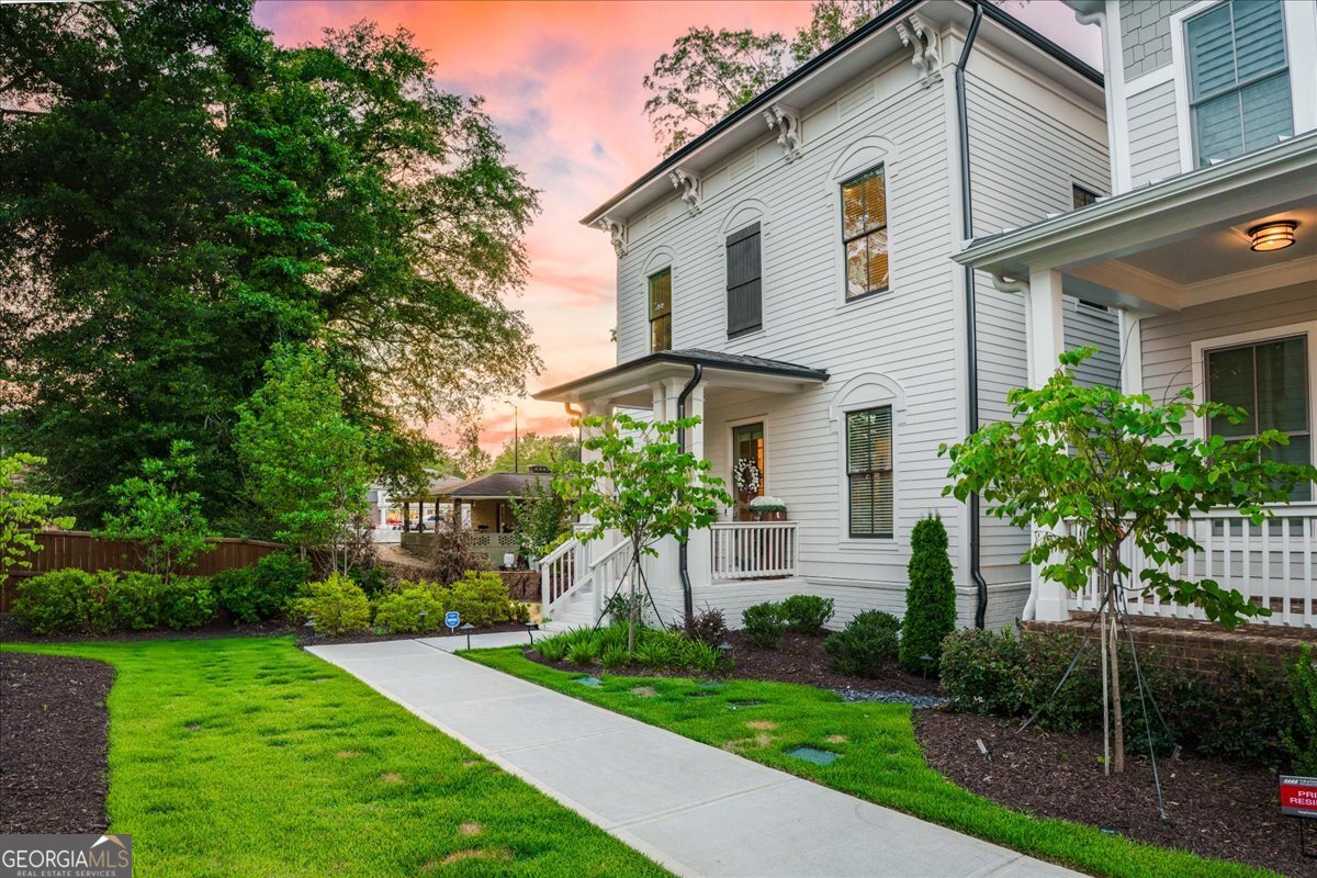 410 Anglin WALK