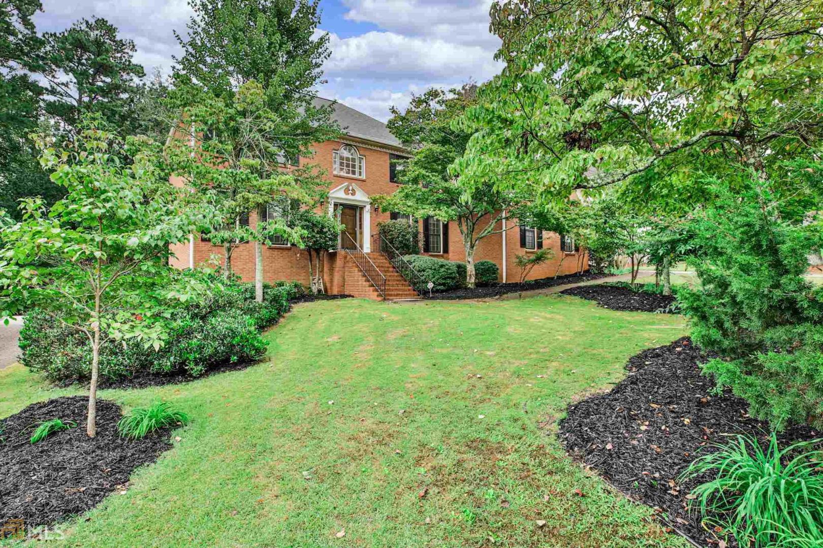 This Brookwood Plantation Gem is ready for you and your family. With 6 Bedrooms, 4 full Bathrooms, a large bonus room, and plenty of extra space in the basement, this home and this neighborhood will suit your family incredibly well. The main level includes an extra bedroom, a full bathroom, and beautiful hardwood flooring. The screened and covered porch is perfect for early mornings and late afternoons. Desirable Brookwood Schools, a Non-Mandatory HOA with a Swim/Tennis option, and proximity to great Restaurants and Shopping. Make an offer to this motivated seller.