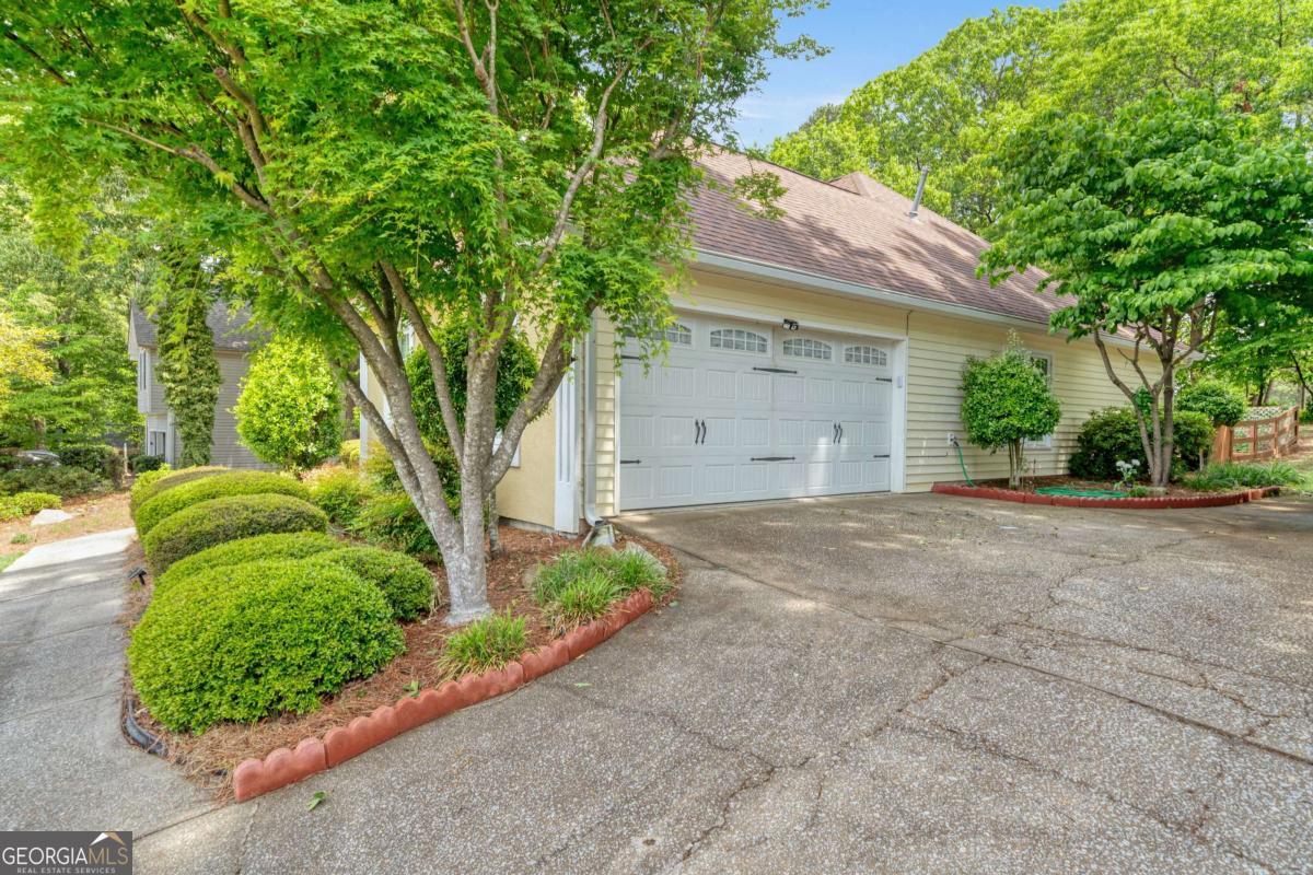 184 Glenn Eagles WAY