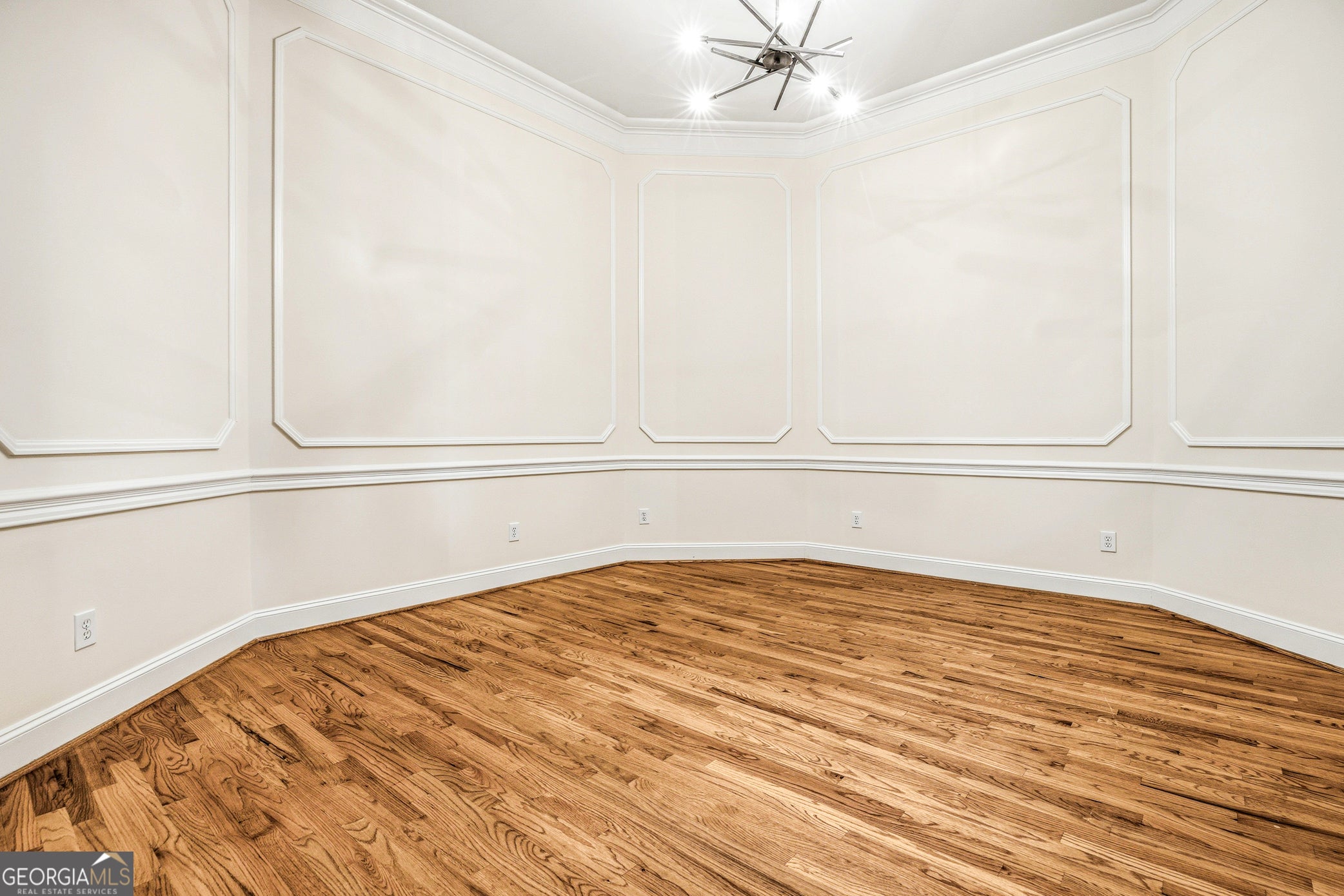 417 Clairemont AVE 319
