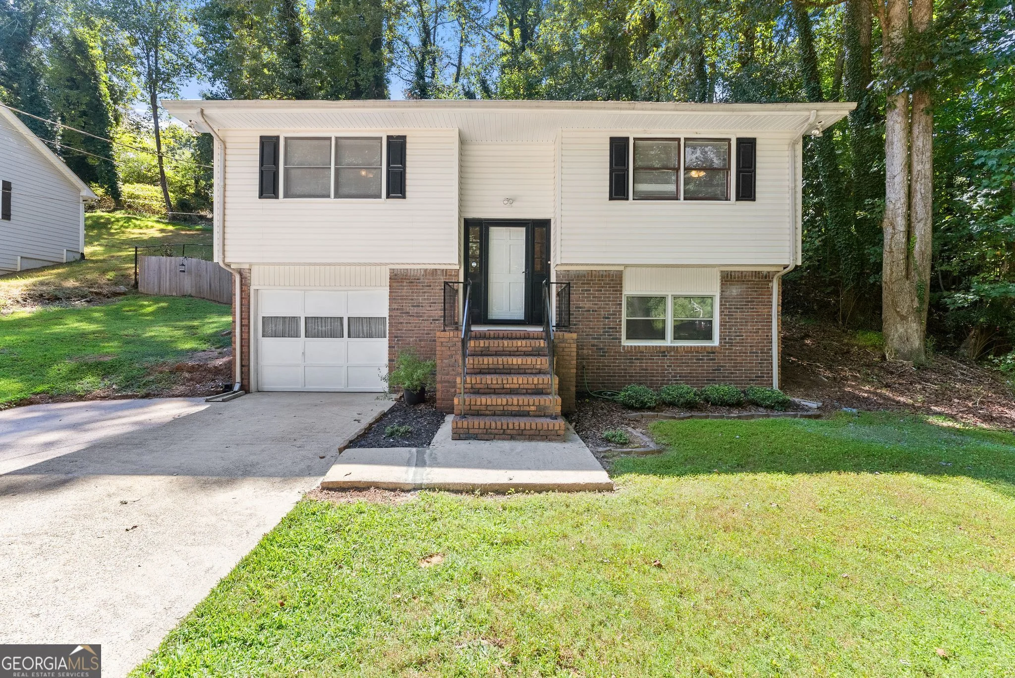 1421 Northwood Circle NE