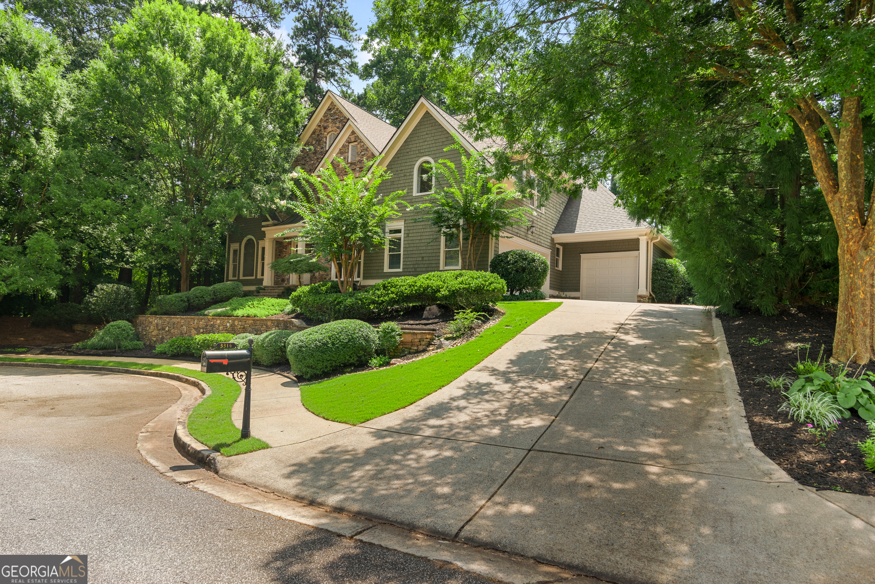 3314 Chimney LN NE