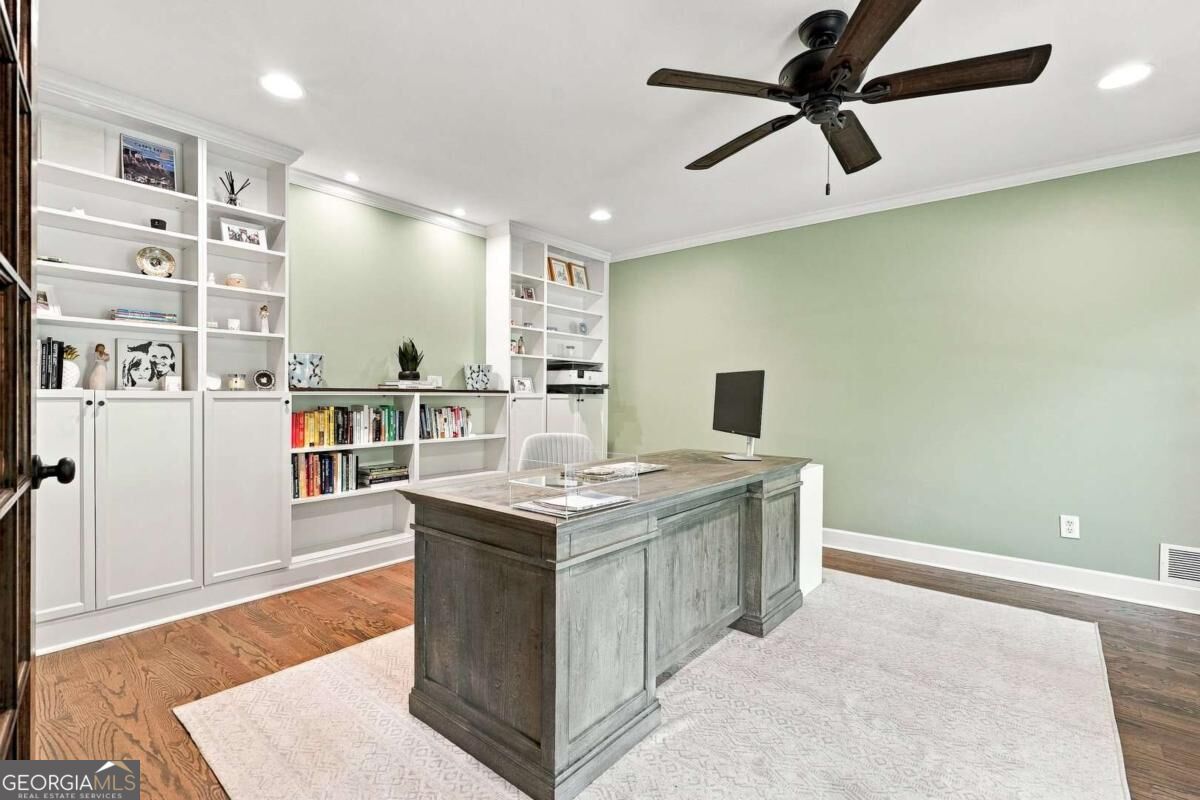 8100 Willow Tree WAY