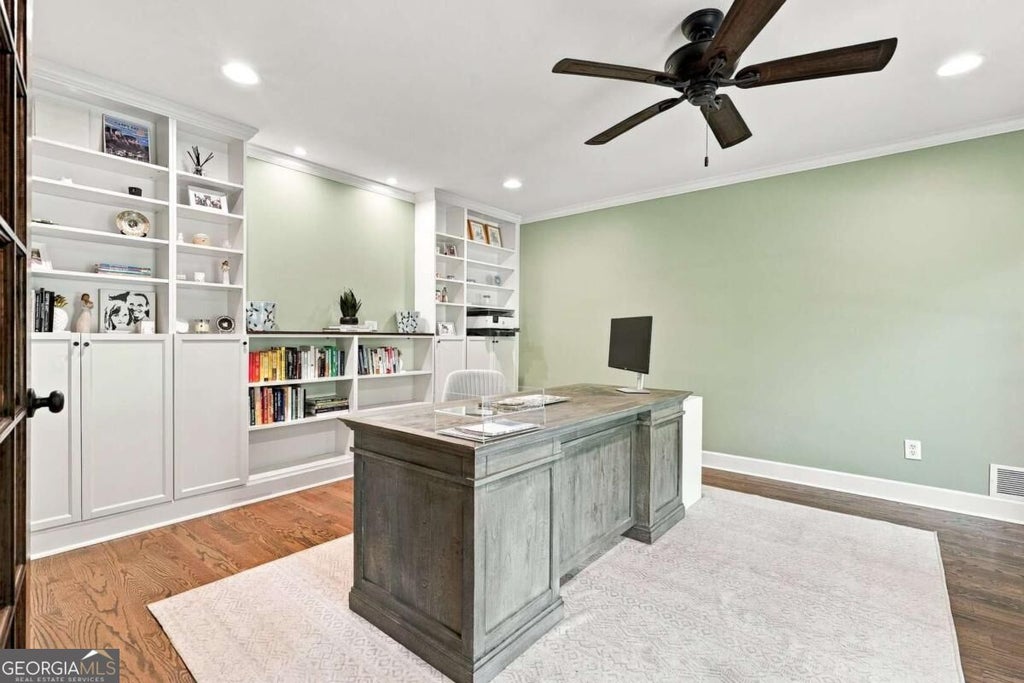 Photo of 8100 Willow Tree Way, Alpharetta, GA 30005 (MLS # 10881583)