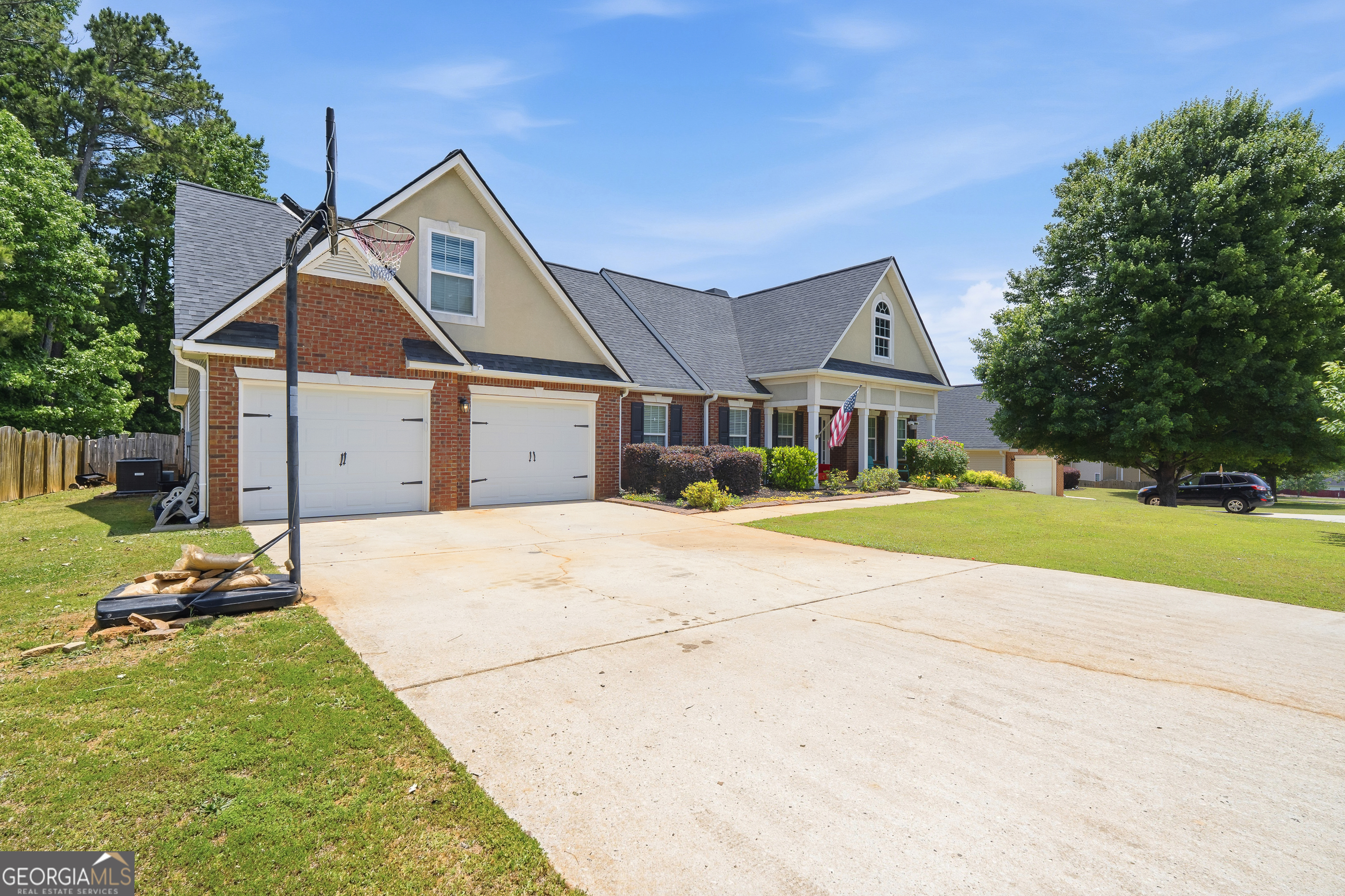 260 Bridgemill LN