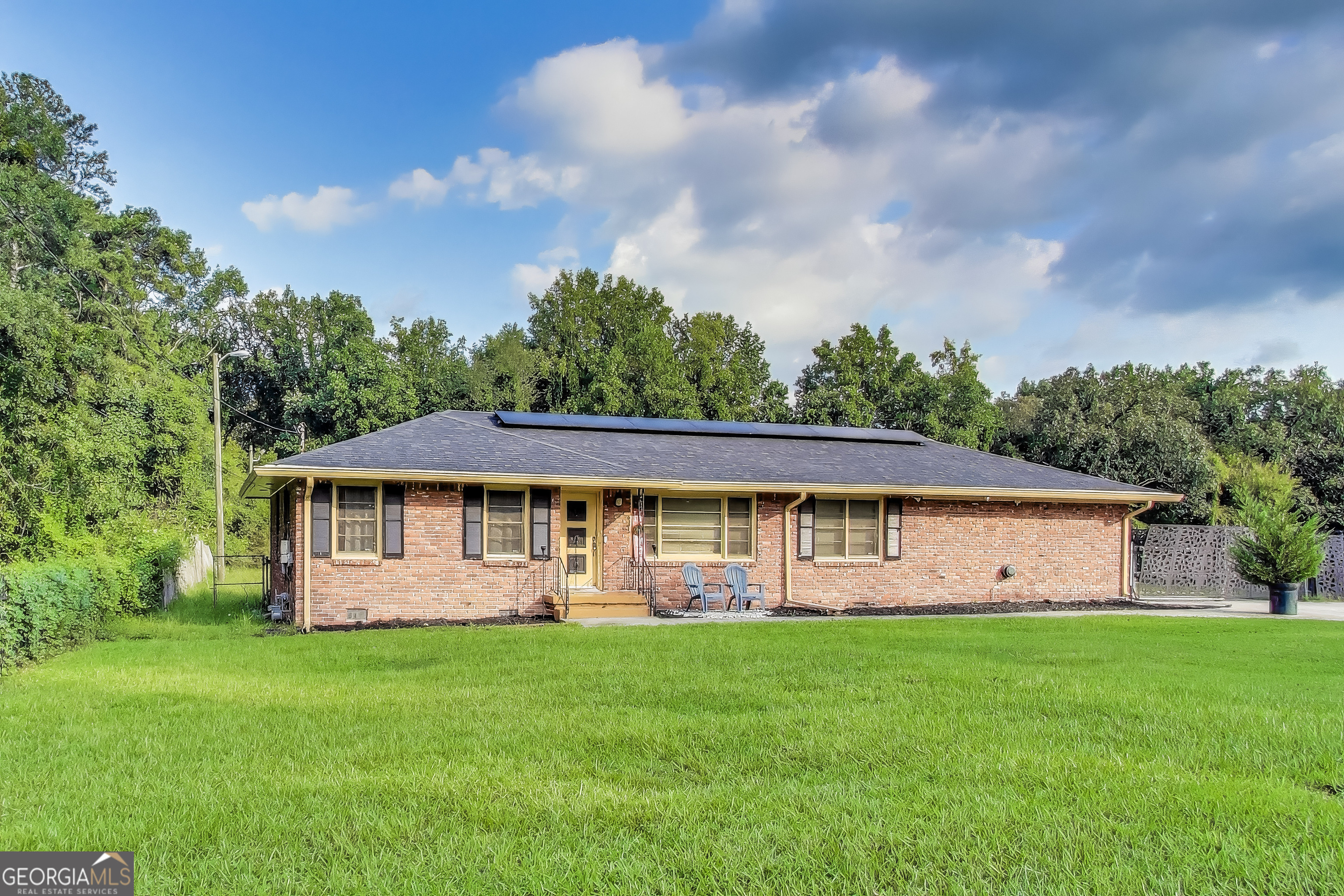 1393 Bolton Road NW