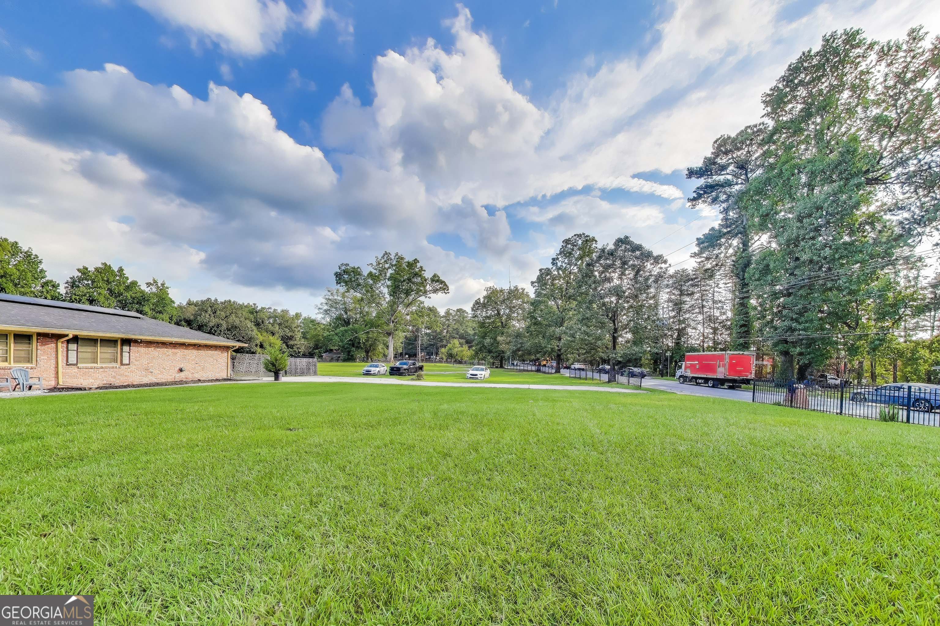 1393 Bolton Road NW