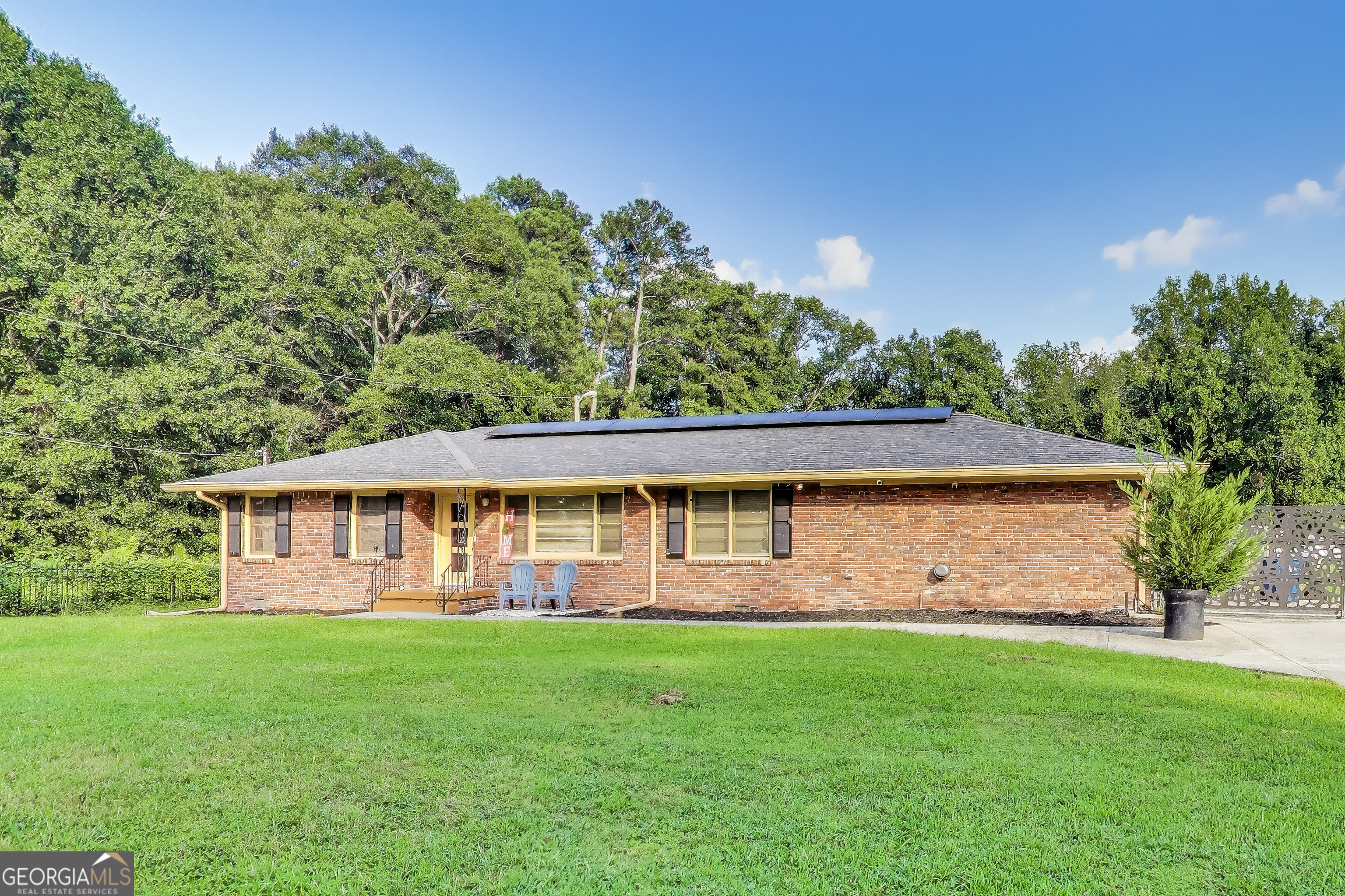 1393 Bolton Road NW
