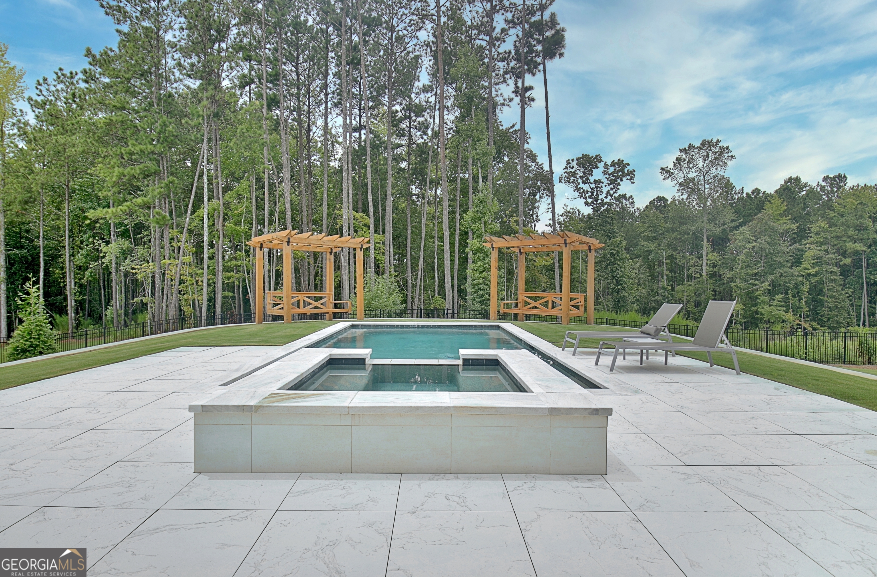 255 Cicely WAY