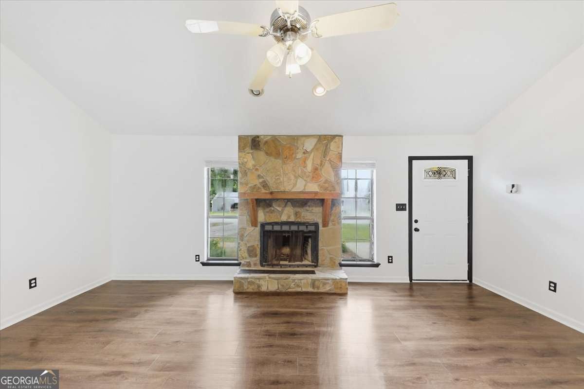 608 Crestmont CT