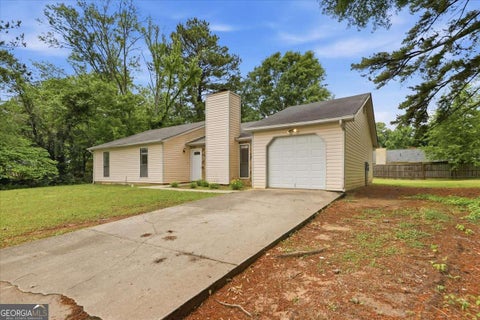 Photo of 608 Crestmont Court, Jonesboro, GA 30238 (MLS # 10837895)