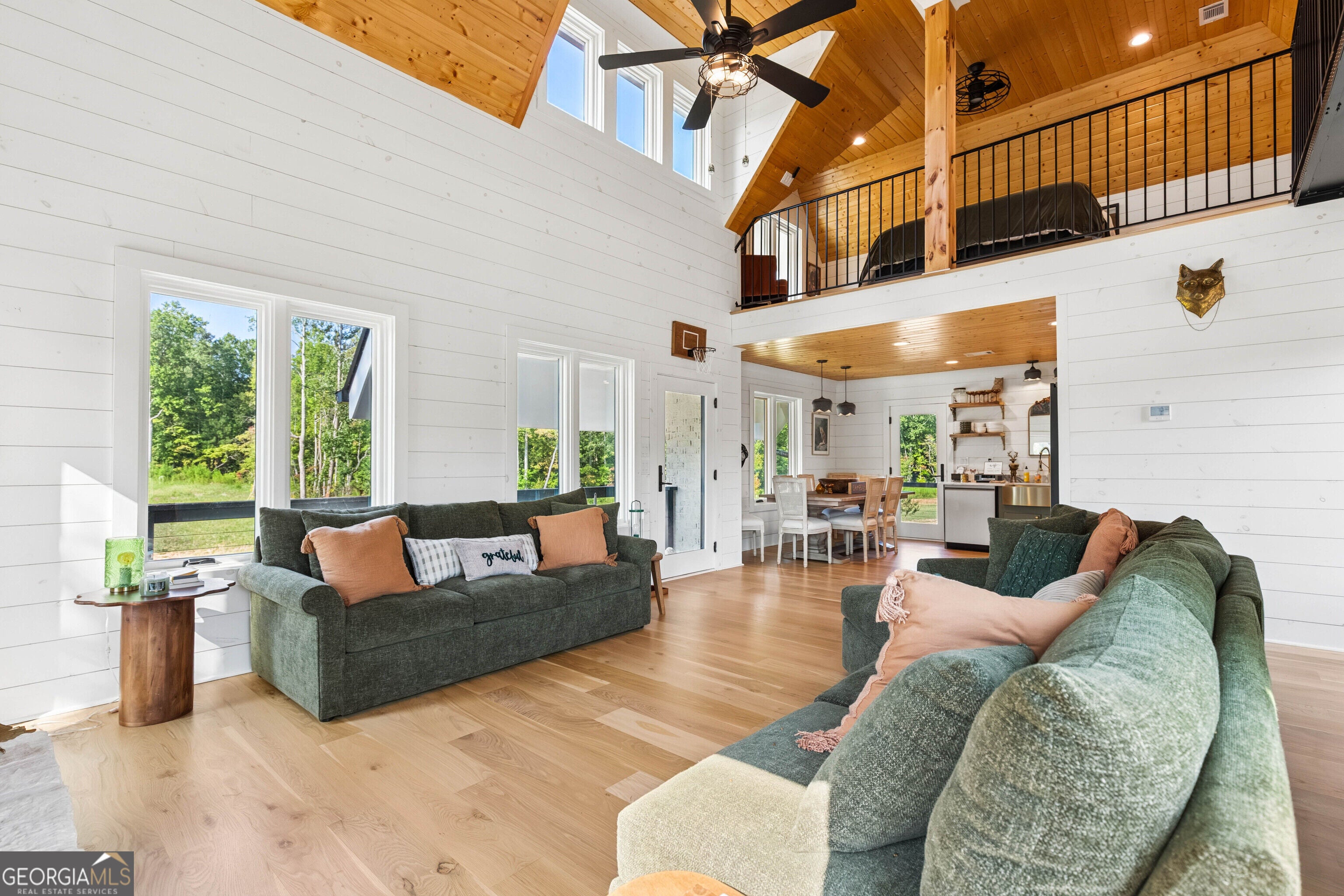 692 Hutchins Wolfskin RD
