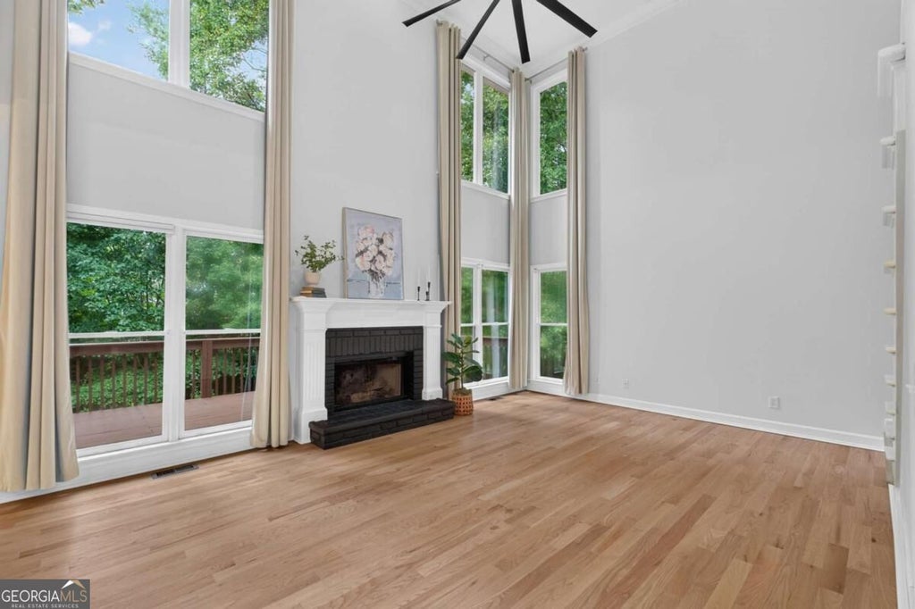 Photo of 207 Kingsley Way, Woodstock, GA 30188 (MLS # 10871281)