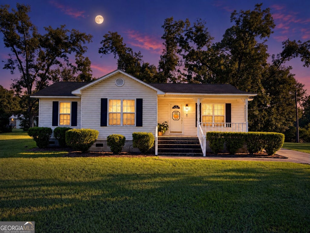 Photo of 224 North Avenue, Adrian, GA 31002 (MLS # 10840793)