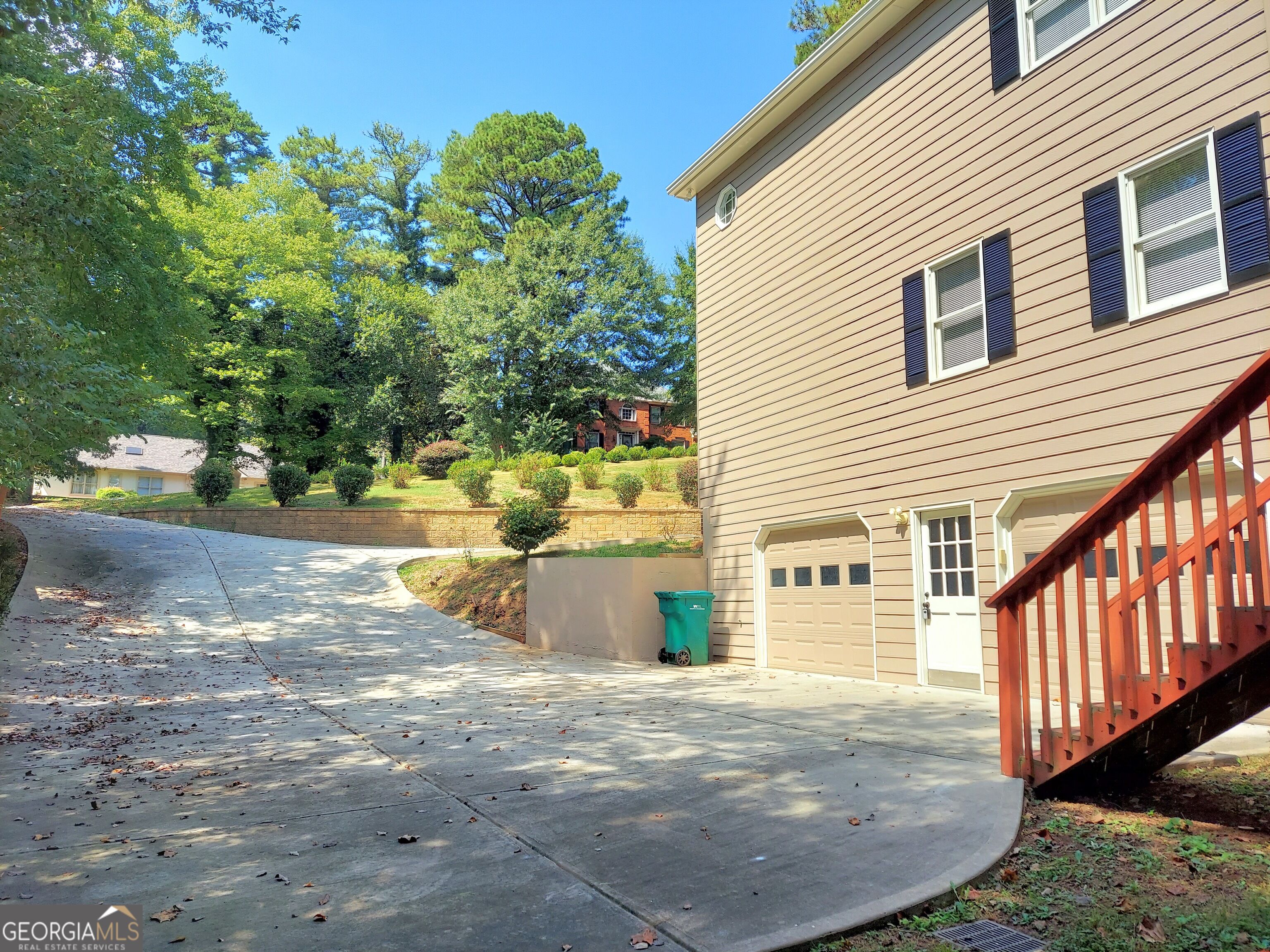 3188 Country Club CT NW